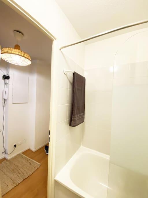 L'Hermes - Wifi - Parking - Netflix Villeurbanne Esterno foto